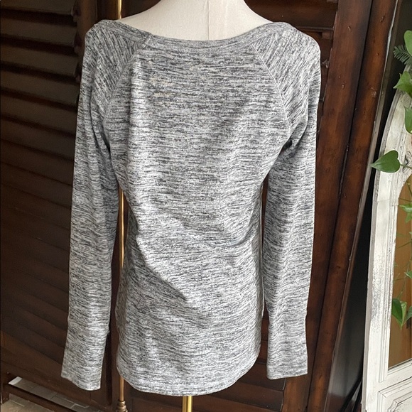 Athleta Warmer Bias Top Gray Long Sleeve Knit Top Small - Picture 7 of 9